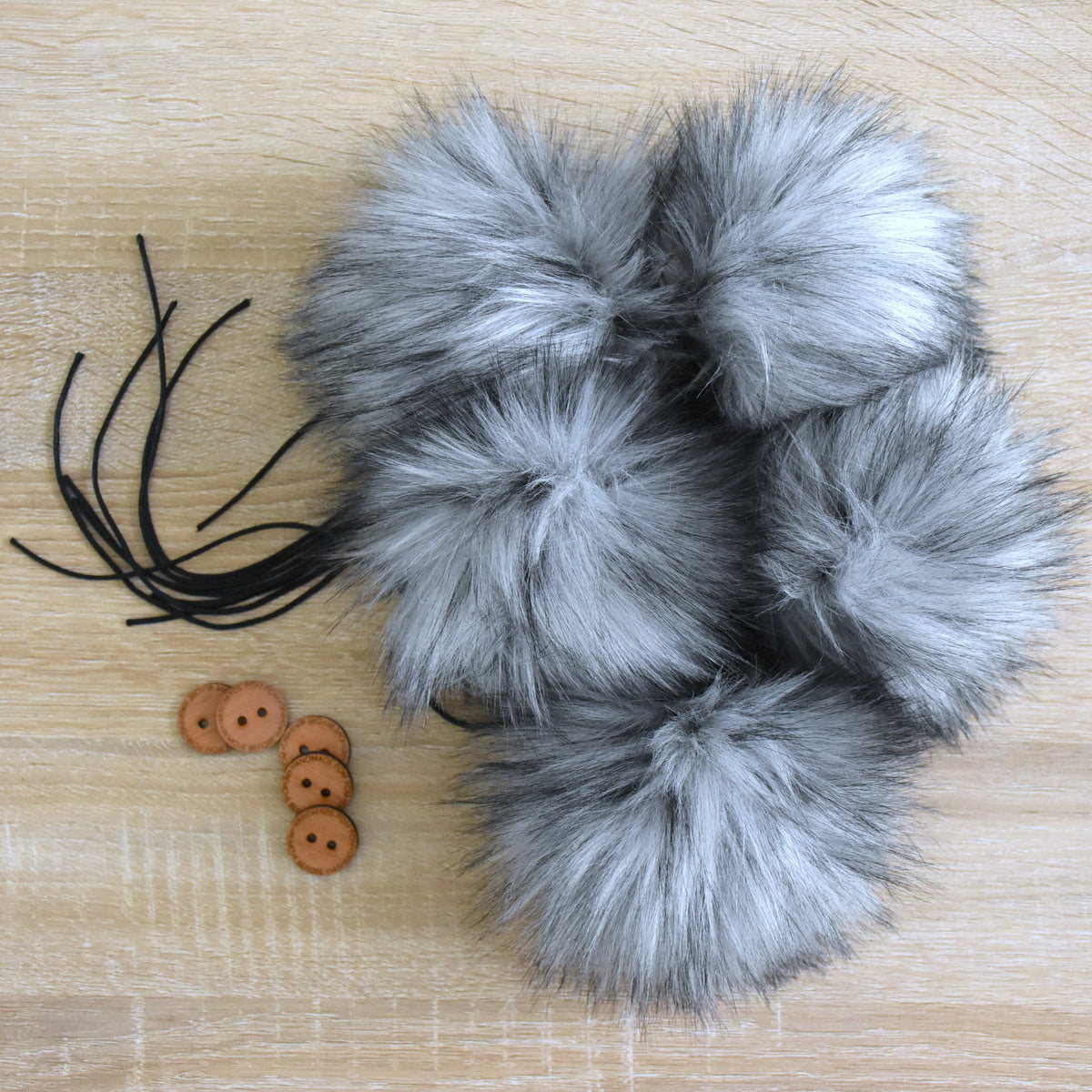 Set of 5 | Faux Fur Pom Pom With Button - Gray