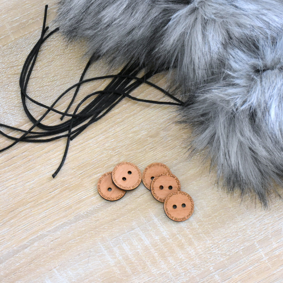 Set of 5 | Faux Fur Pom Pom With Button - Gray