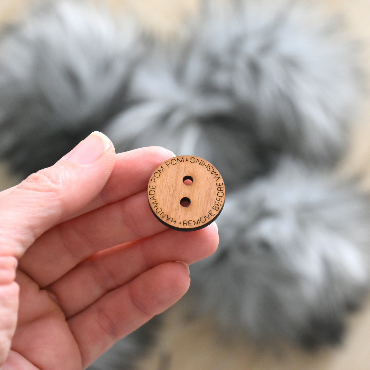 Set of 5 | Faux Fur Pom Pom With Button - Gray