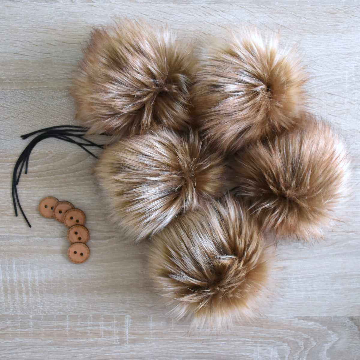 Set of 5 | Faux Fur Pom Pom With Button - Brown
