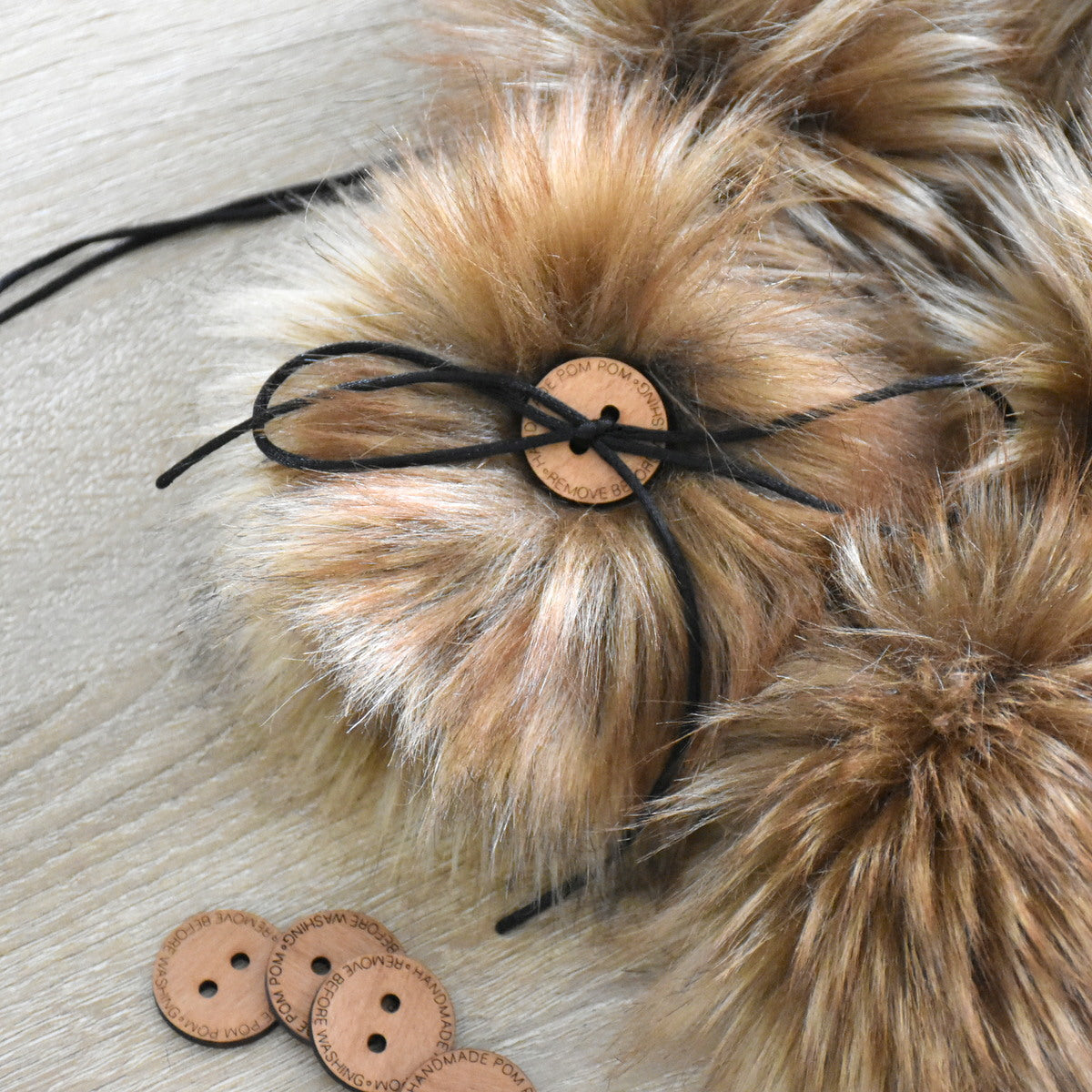 Set of 5 | Faux Fur Pom Pom With Button - Brown