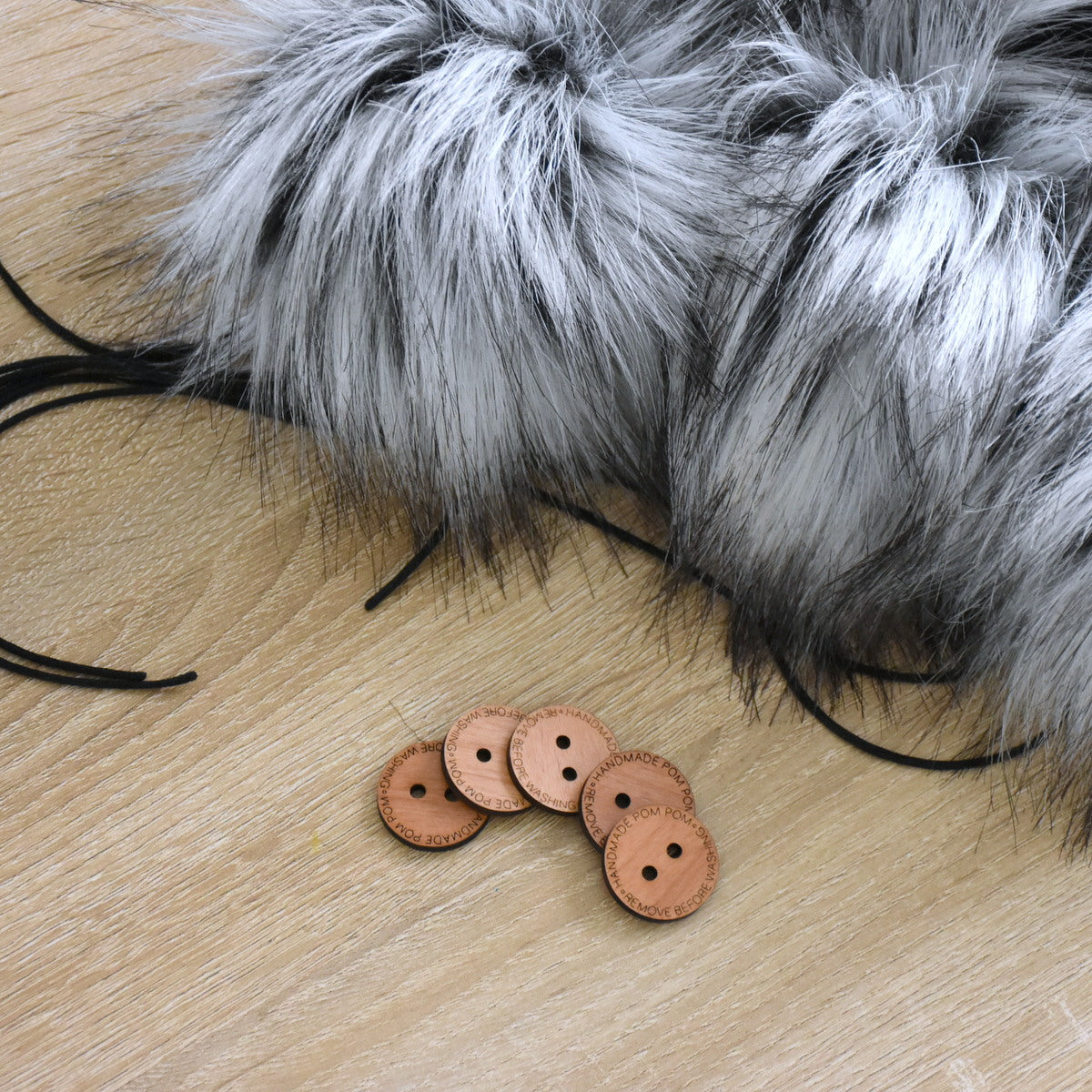 Set of 5 | Faux Fur Pom Pom With Button - Silver