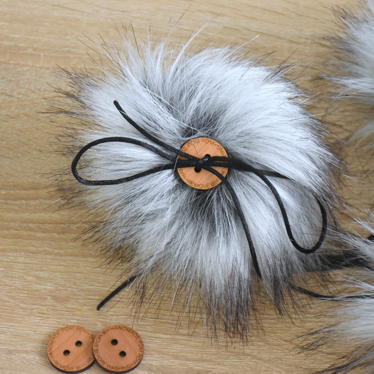 Set of 5 | Faux Fur Pom Pom With Button - Silver